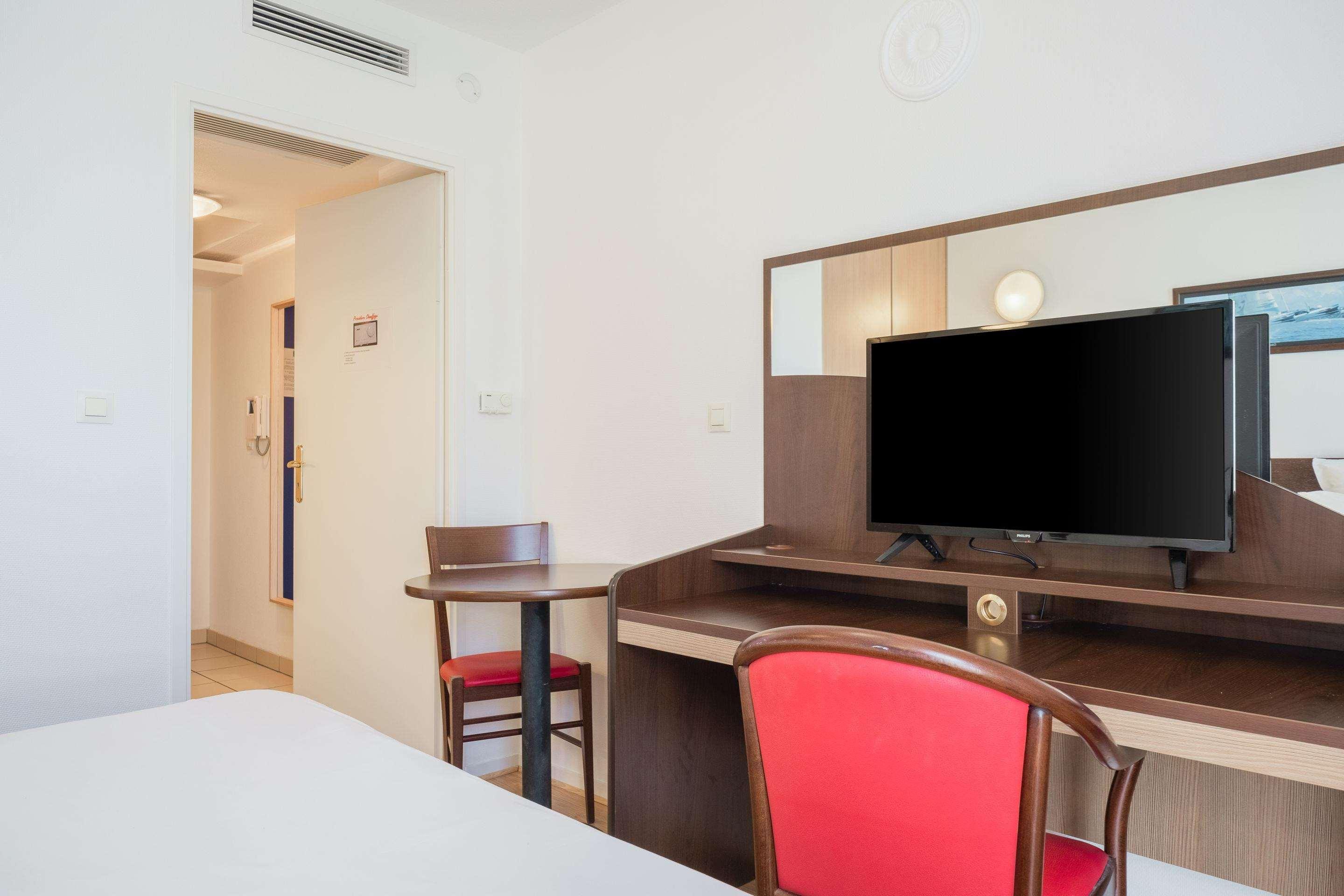 Comfort Suites Pau Idron Exterior foto